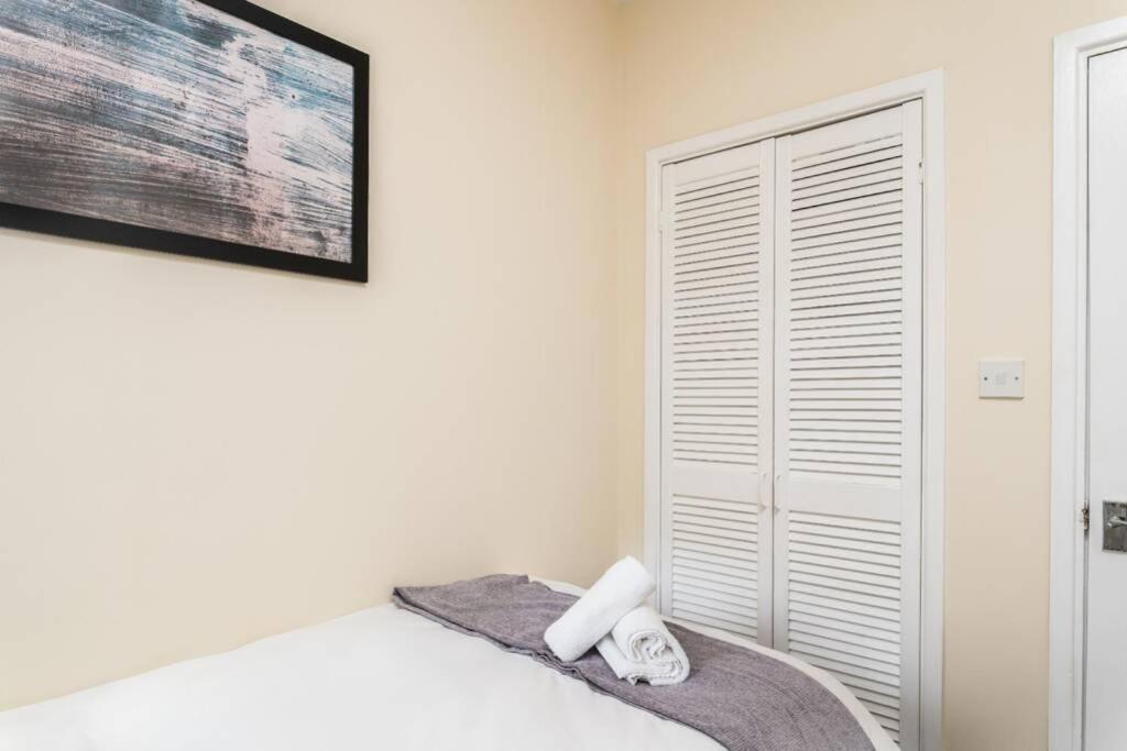 Sleeps 5, Smart Tv'S In Bedrooms 斯旺西 外观 照片
