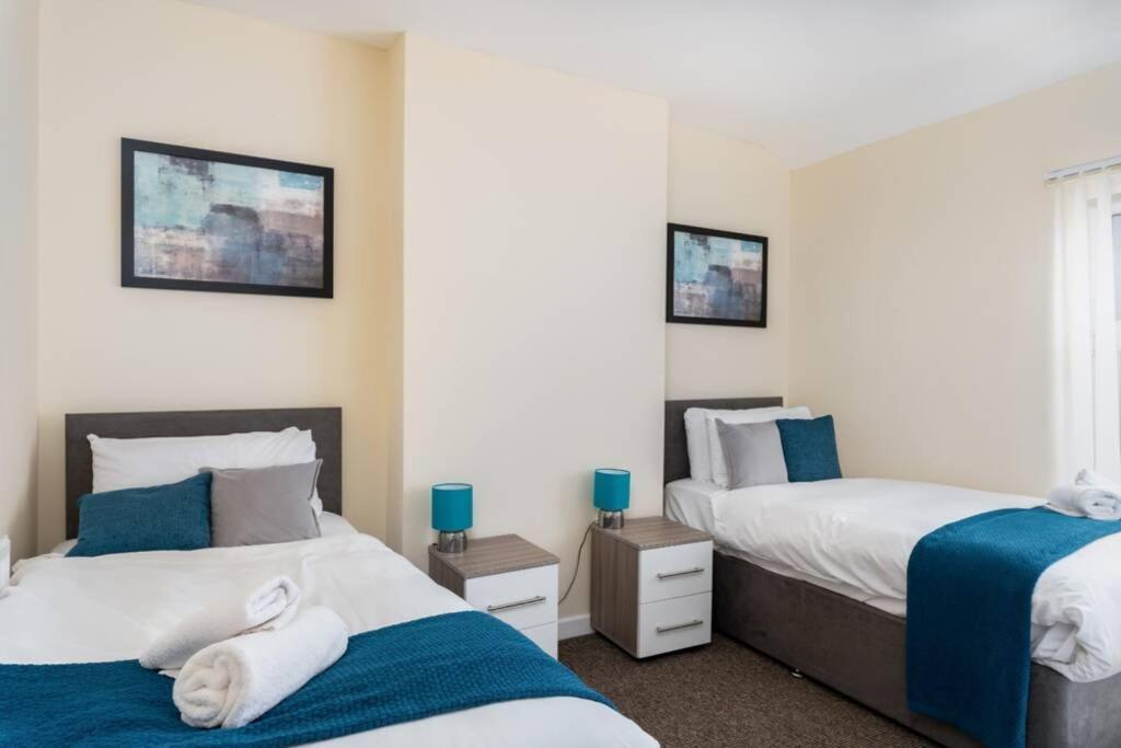 Sleeps 5, Smart Tv'S In Bedrooms 斯旺西 外观 照片